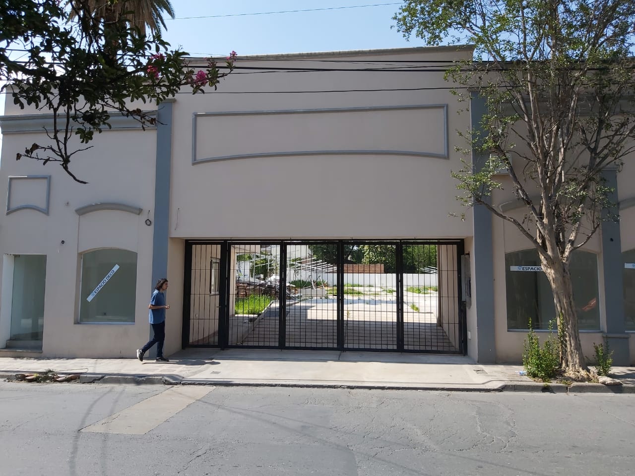 FINALIZANDO EL TRABAJO DE LA PLAYA DE ESTACIONAMIENTO DEL SUTOSS