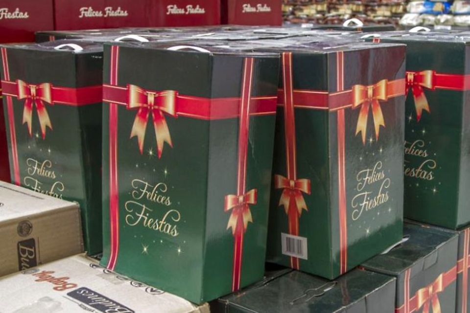 ENTREGA DE CAJAS NAVIDEÑAS